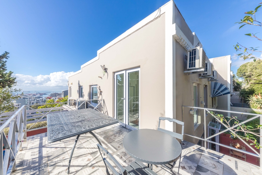 To Let 3 Bedroom Property for Rent in Green Point Western Cape